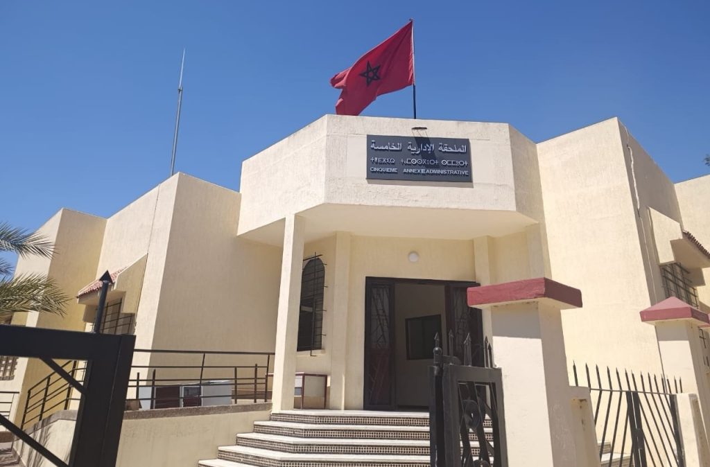 المقاطعة الحضرية الخامسة بسطات.. طاقات شابة تواجه طوابير المواطنين