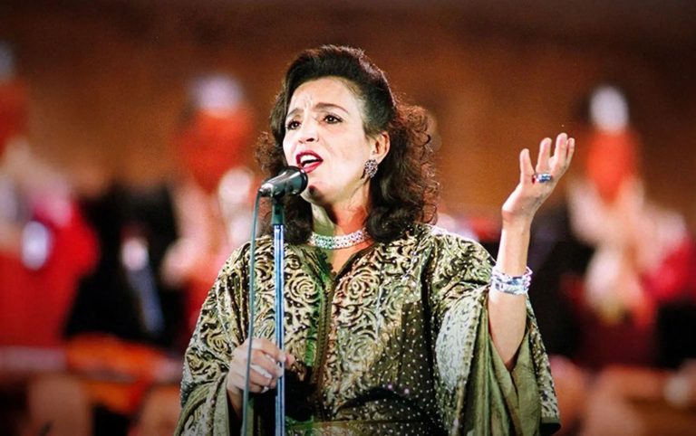 الجدل يحيط بتكريم الفنانة المغربية نعيمة سميح في مهرجان الموسيقى العربية الـ33