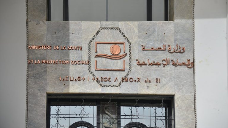 أزمة القطاع الصحي بين تقارير لجان تفتيش وأثرها على مستوى الميدان