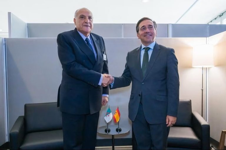 عطاف مع نظيره الإسباني