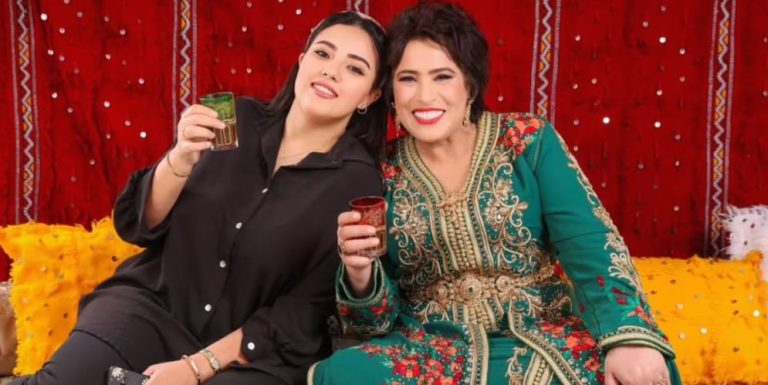 نجاة عتابو وابنتها