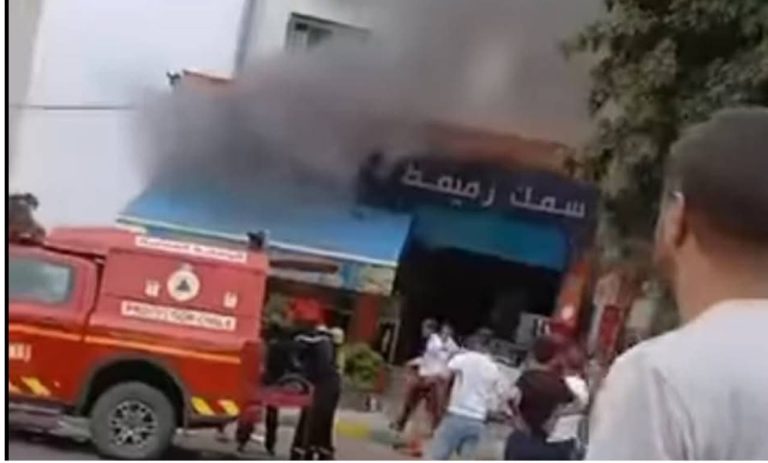 حريق يلتهم مطعمًا شهيرًا للسمك بتاونات دون خسائر في الأرواح