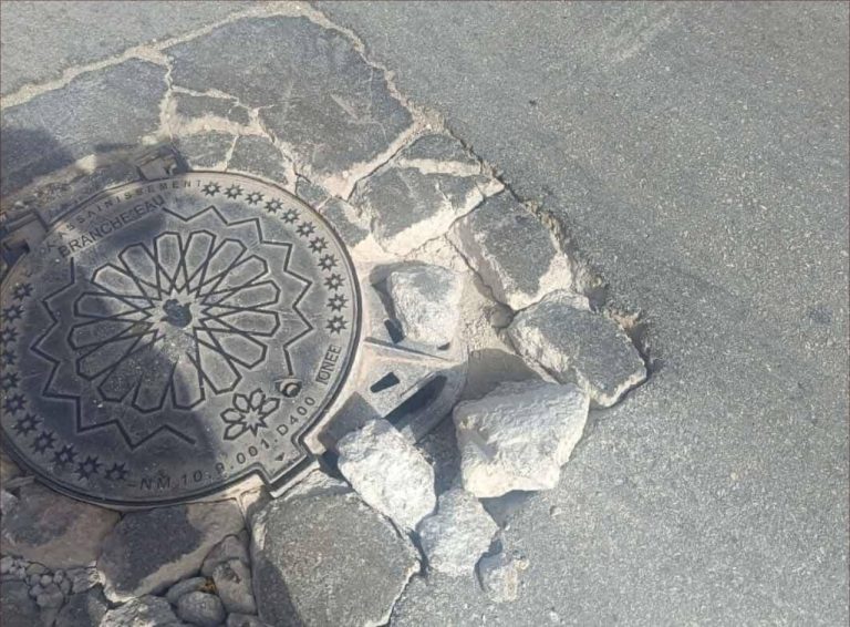 جماعة الرواضي.. تذمر السائقين بسبب "الروكار" على الطريق الرئيسية