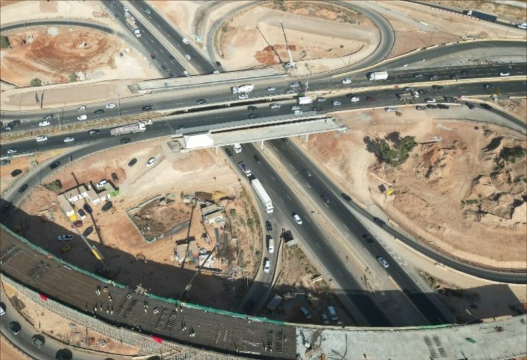 أشغال تهيئة مفترق سيدي معروف بالدار البيضاء تحقق تقدما كبيرا