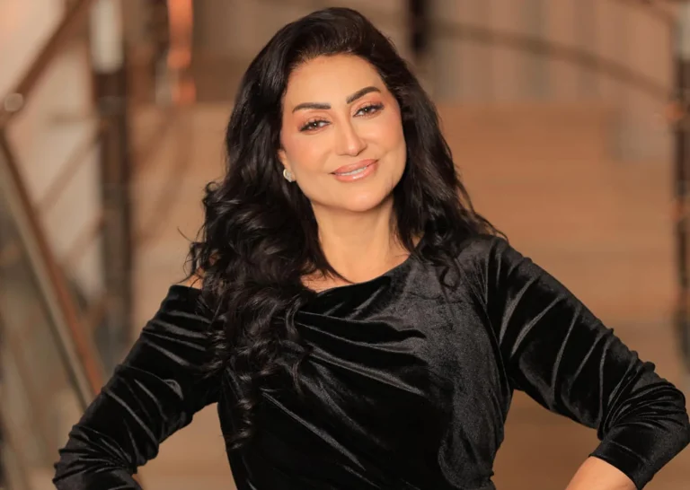 وفاء عامر