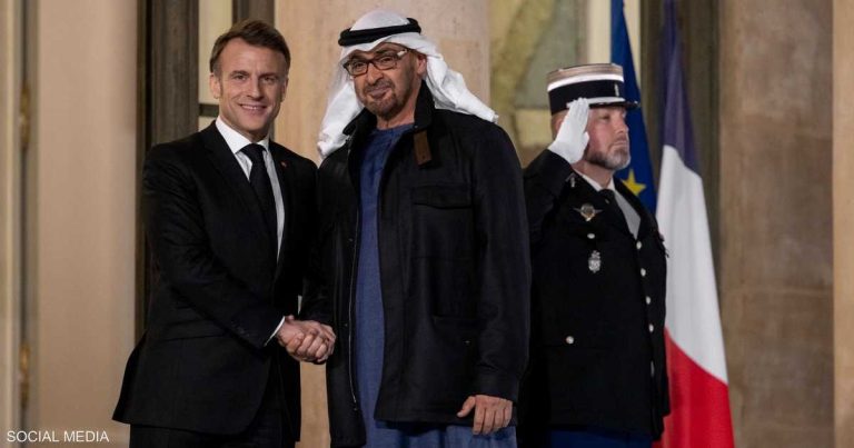 رئيس دولة الإمارات العربية المتحدة الشيخ زايد مع الرئيس الفرنسي إيمانويل ماكرون