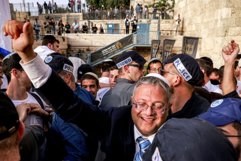 مرة أخرى.. بن غفير يقتحم المسجد الأقصى