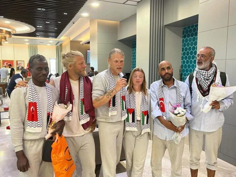 الإفراج عن عزيز غالي وبن ضراوي وترحيلهم إلى تركيا