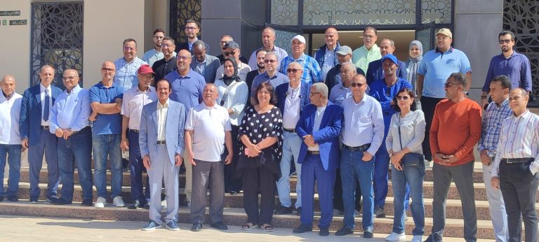 وفد من اتحاد الصحافيين العرب يزور العيون ويتعرف على أبرز منشآتها في جولة ميدانية