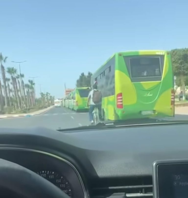 محطة عشوائية للحافلات