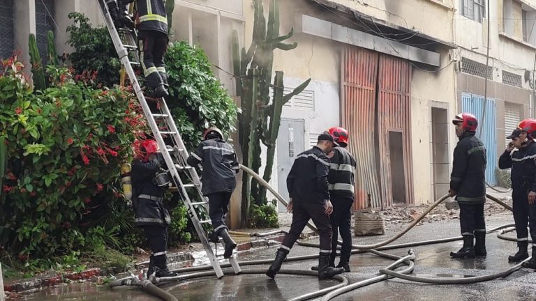 حريق مهول يلتهم معامل ومستودعات في ولاد زيان بالدار البيضاء