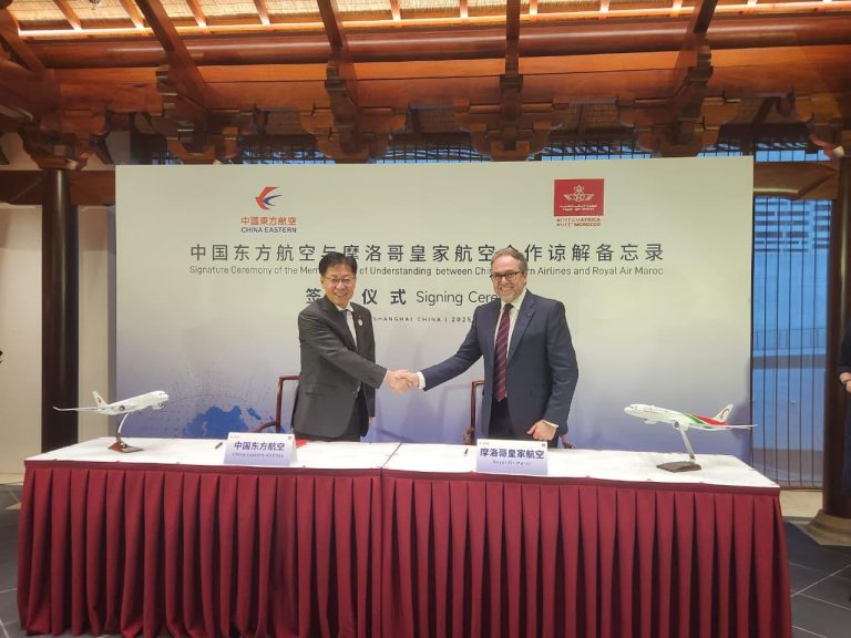 "لارام" وChina Eastern Airlines توقعان شراكة استراتيجية لربط الصين بإفريقيا