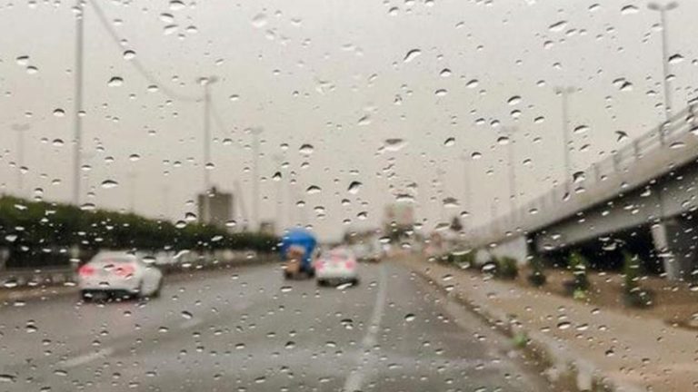 الطقس غدا الأحد.. أمطار جد خفيفة بسهول الأطلس وقطرات متفرقة بطنجة
