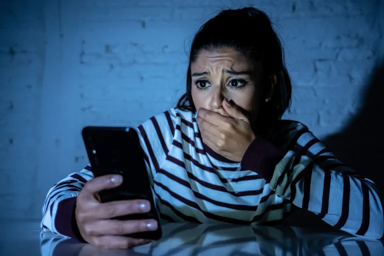 منظمة النساء الاتحاديات تطالب بفضاء رقمي آمن