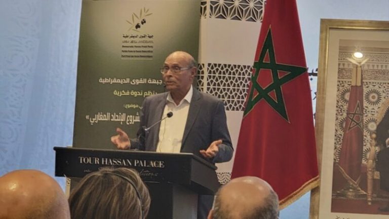 منصف المرزوقي: كدت أصاب بأزمة قلبية بعد خروج الملك للتجول في شوارع تونس وحده