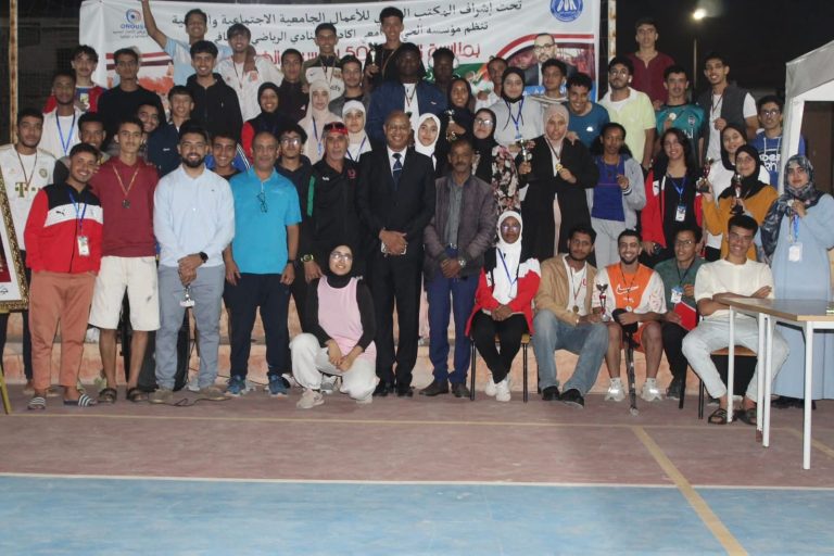 أكادير.. نزلاء الحي الجامعي يُحيون برنامجا متكاملا للاحتفال بالمسيرة الخضراء
