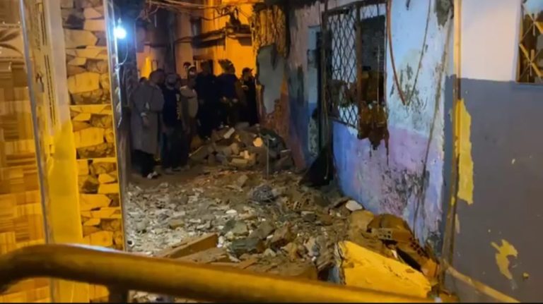طنجة.. انهيار منزل مهجور يتسبب في إصابة شخص بحي كورزيانة