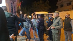 بسبب البرد القارس.. حملة بإقليم الحسيمة لجمع وايواء المتشردين (صور)