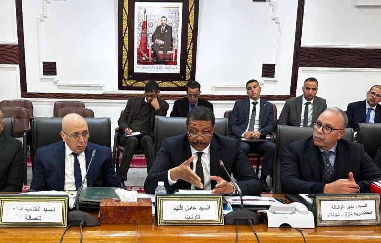 تاونات تُعزز جاهزيتها لمواجهة مخاطر الفيضانات باجتماع لجنة اليقظة