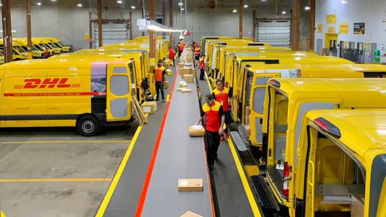 باعتباره مركزاً لوجستيا عالميا.. شركة "DHL" تتطلع إلى التعاون مع المغرب