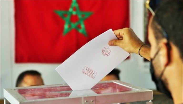 مع اقتراب موعد الانتخابات.. منتخبون يستيقظون من “السبات السياسي” في جهة فاس مكناس