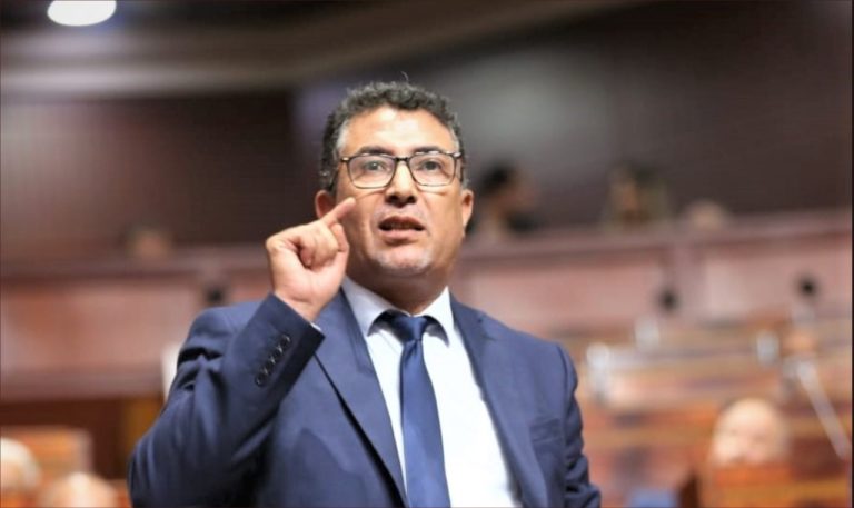 حموني: "بغيت نشكر موظفي وزارة الاقتصاد.. أنا اليوم عياشي وزلايجي"
