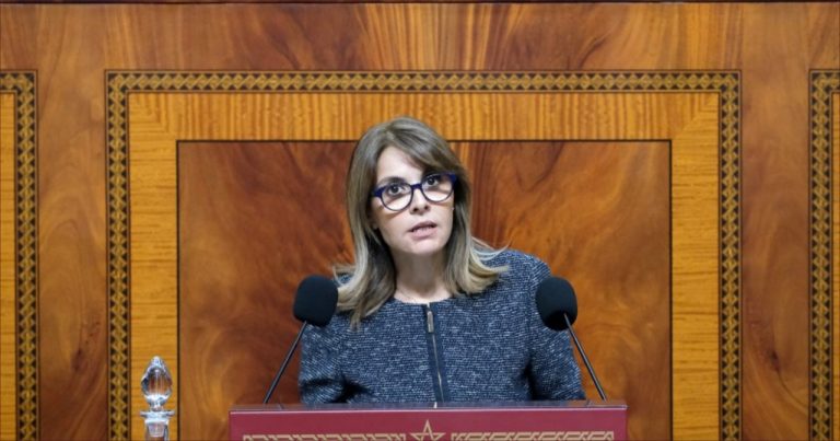 فاطمة خير: "يجب حماية الصحافيين المغاربة من الهشاشة الاجتماعية"