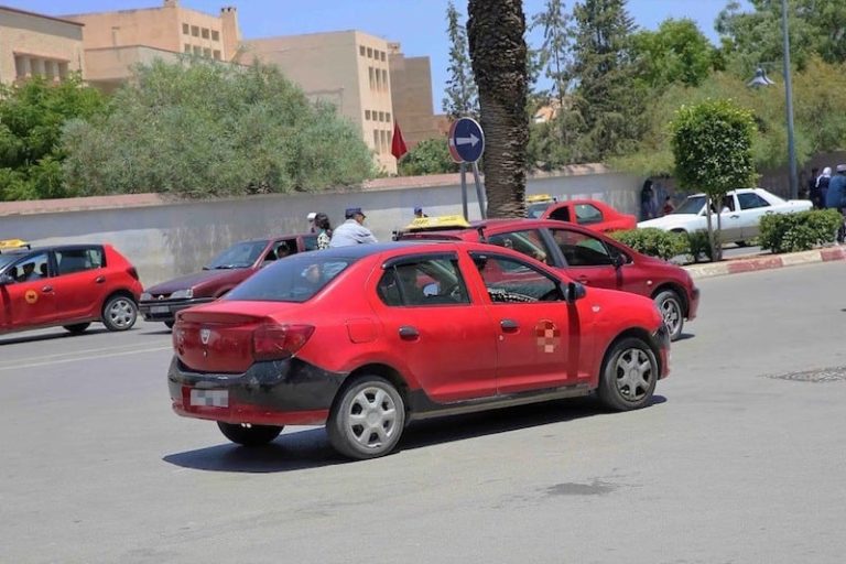 سيارات الأجرة الصغيرة الدار البيضاء