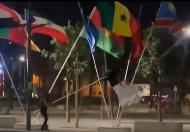 واقعة إسقاط العلم الجزائري.. إحالة شخصين على قاضي الأحداث بزجرية الدار البيضاء