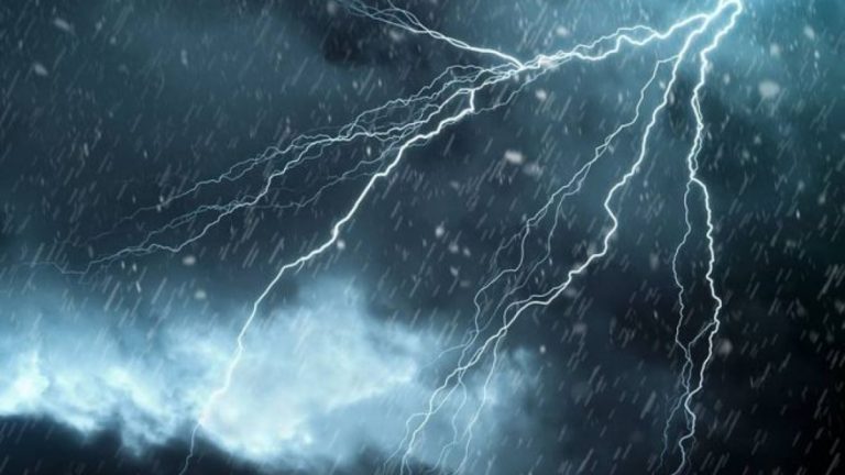 نشرة إنذارية: زخات رعدية قوية وتساقطات ثلجية بعدد من مناطق المغرب