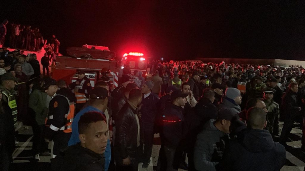 جهود متواصلة للبحث عن ناجين من حادث انهيار منزلين بفاس