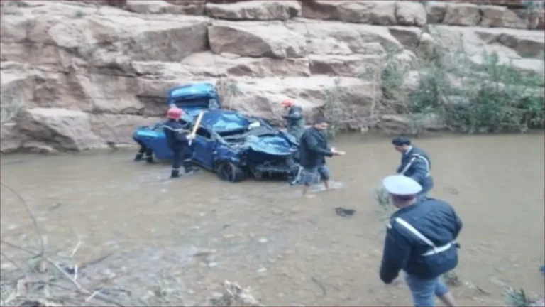 تنغير.. فاجعة بوادي فزو تودي بحياة 4 أشخاص بعد انقلاب سيارة رباعية الدفع