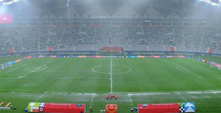 كأس العرب.. الأمطار تتسبب في إيقاف مباراة الترتيب بين السعودية والإمارات