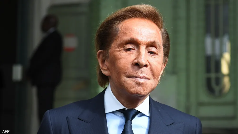 مصمم الأزياء الإيطالي الشهير فالنتينو يفارق الحياة عن عمر 93 سنة