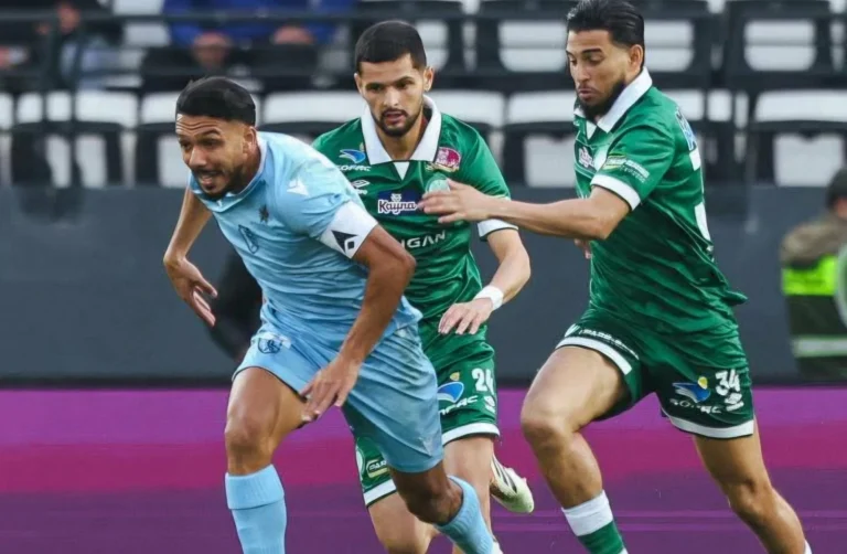 اتحاد تواركة يتعادل أمام الرجاء في مباراة مثيرة بالرباط