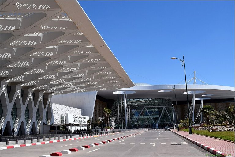 سقوط أجزاء من سقف قبة مطار مراكش بسبب الرياح القوية