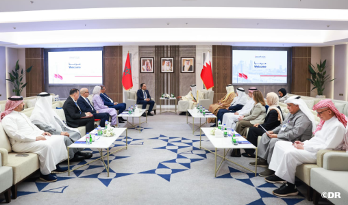 وفد من مجلس المستشارين يتباحث بالمنامة مع رئيس غرفة التجارة البحريني