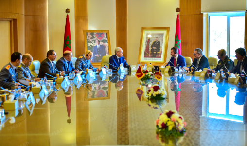 تنفيذا للتعليمات الملكية.. وزير الدفاع الوطني يستقبل مساعد نائب وزير الحرب الأمريكي