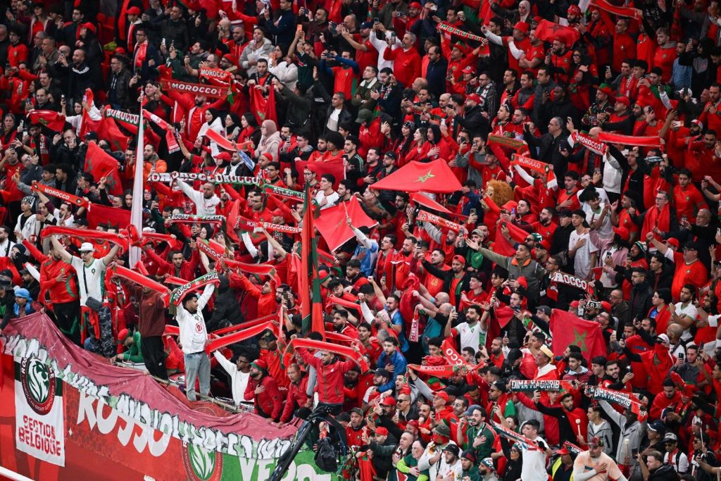 الأسود في النهائي.. حوالي 65 ألف مشجع حضروا مباراة المغرب و نيجيريا