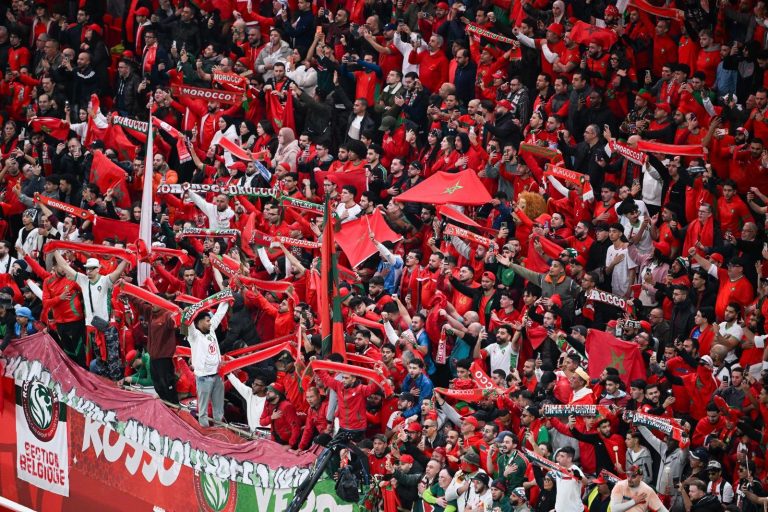 الأسود في النهائي.. حوالي 65 ألف مشجع حضروا مباراة المغرب و نيجيريا