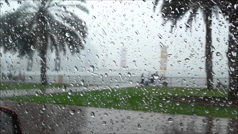 طقس اليوم.. أمطار بطنجة واللوكوس والغرب وثلوج فوق قمم الأطلس