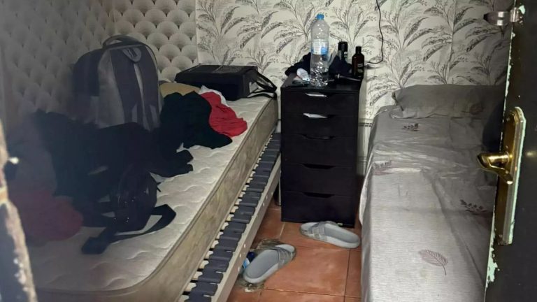 عبودية في قلب كتالونيا: إنقاذ عامل محتجز داخل مطعم كباب قرب برشلونة