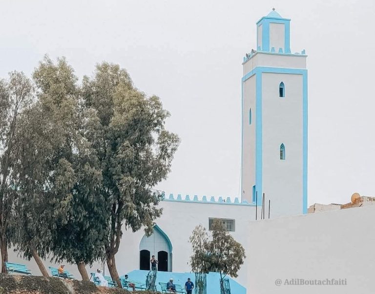 شاب إندونيسي يعلن إسلامه بمسجد السنة بالحسيمة