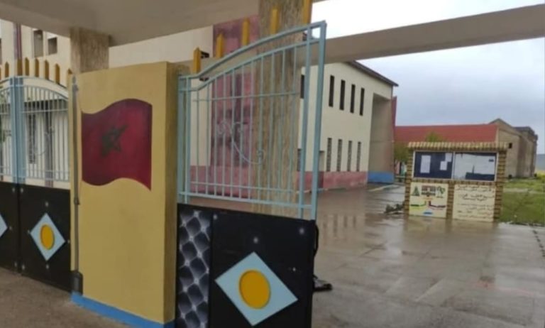 البرد القارس.. معاناة مستمرة لتلاميذ ثانوية تيمحضيت بإفران بسبب غياب التدفئة