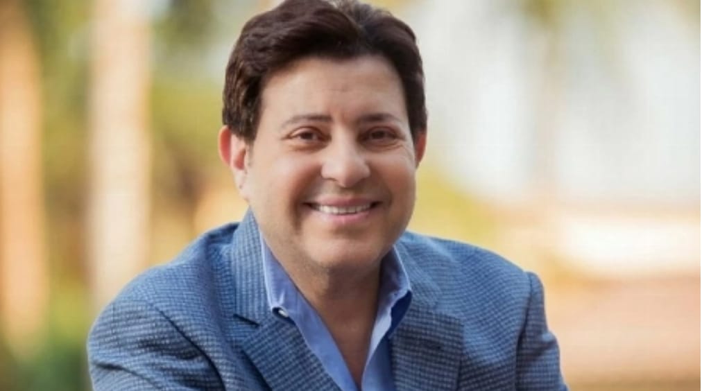وعكة صحية مفاجئة تؤجل حفلاً للفنان المصري هاني شاكر