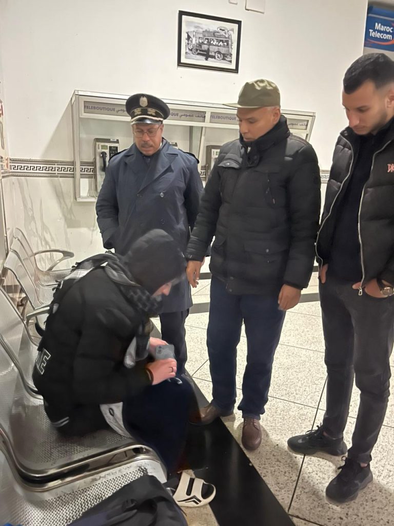 بسبب موجة البرد القارس.. حملة إنسانية بمدينة الحسيمة لإيواء الأشخاص دون مأوى
