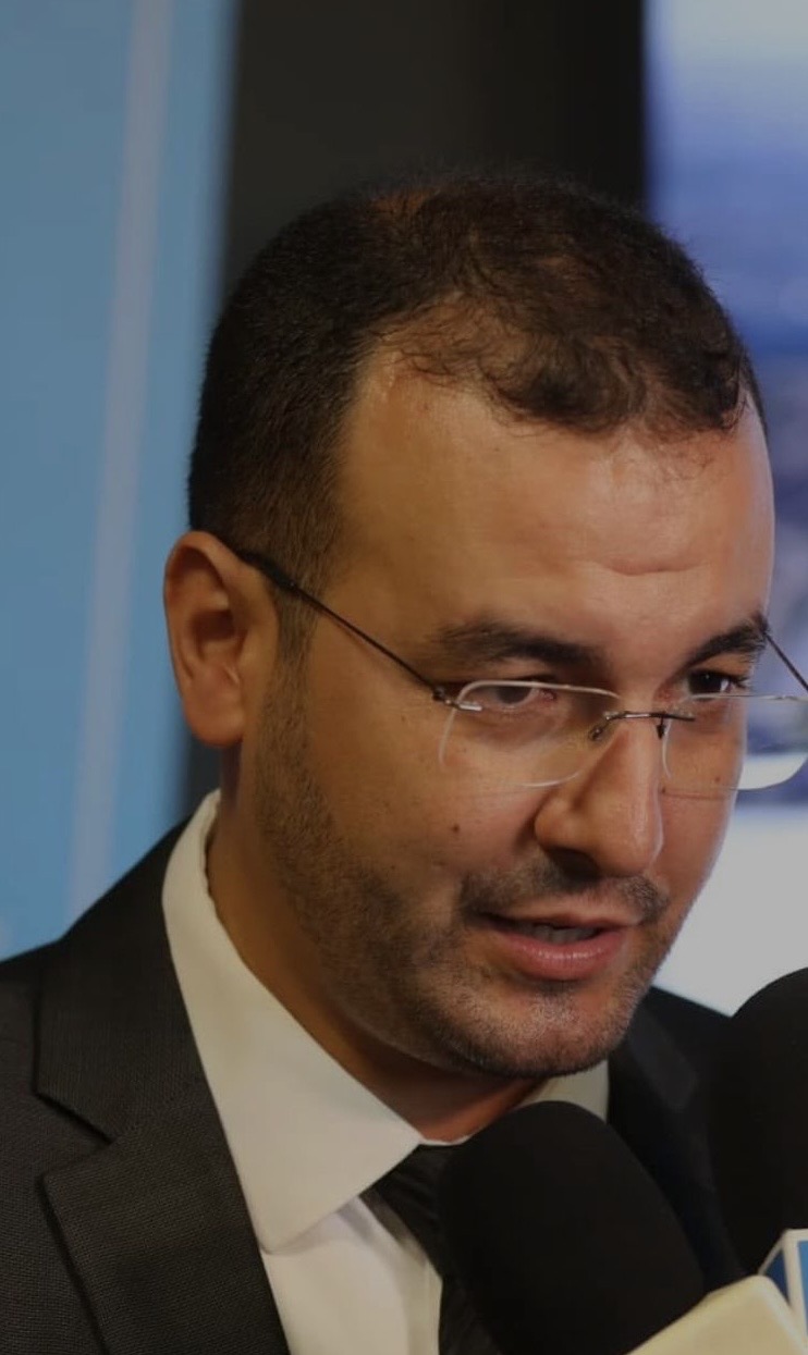لماذا لا يغادر أخنوش الحزب؟ بين منطق الأشخاص ومنطق المؤسسات