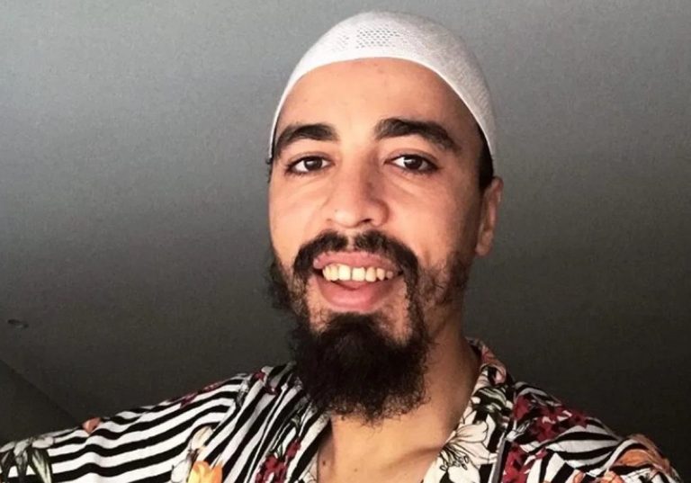 تدوينة مثيرة لابن الفنان الراحل محمد البسطاوي تشعل النقاش على مواقع التواصل