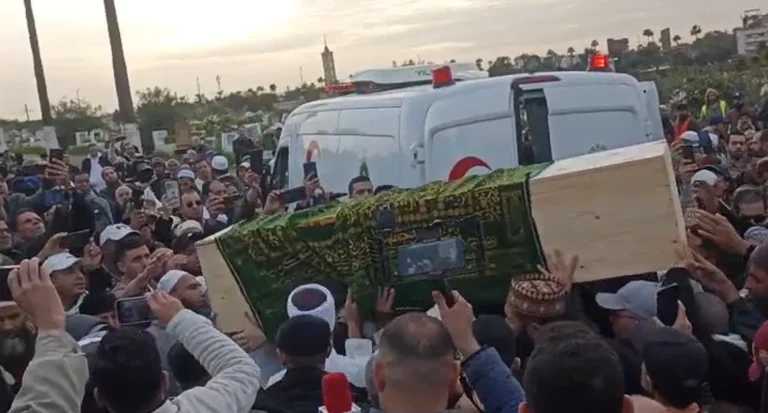 تشييع جثمان الفنان عبد الهادي بلخياط بالدار البيضاء في أجواء مهيبة