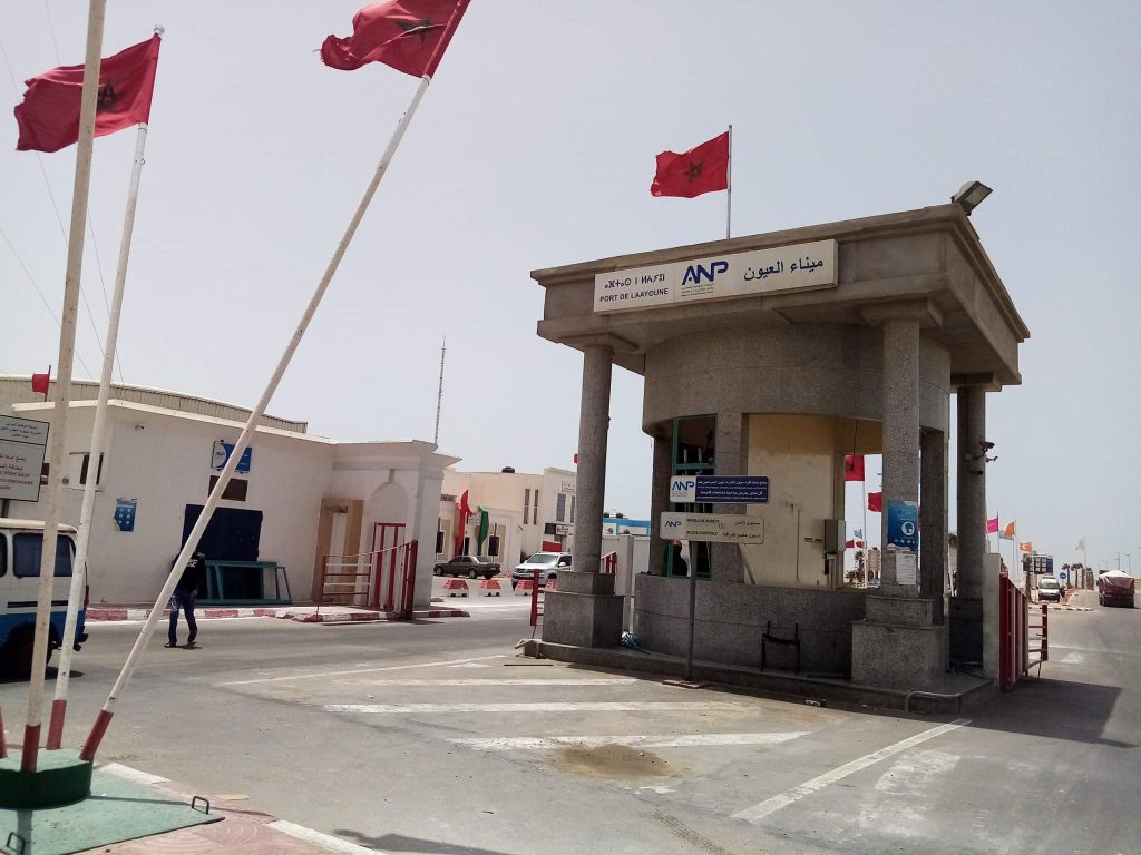 إغلاق ميناء العيون بسبب الرياح القوية